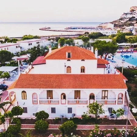 D'amato فندق مبيت وإفطار بيسْكيتْشّي