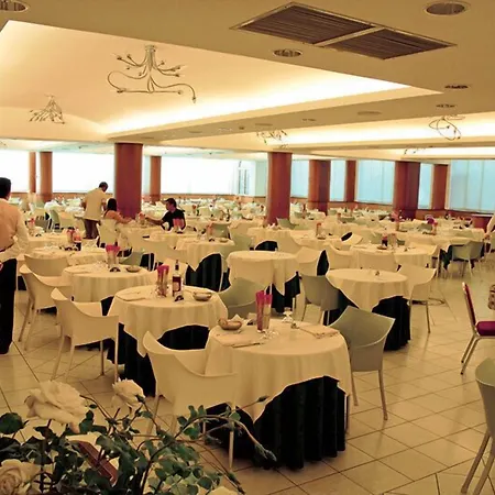 D'amato 4* بيسْكيتْشّي